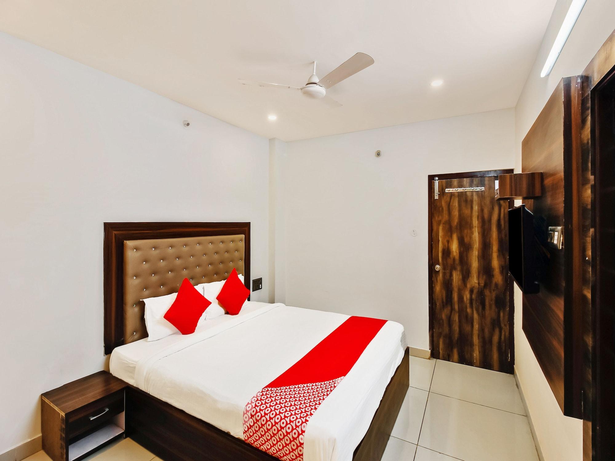 Oyo 29131 Hotel Mn Grand Shamshabad Eksteriør billede