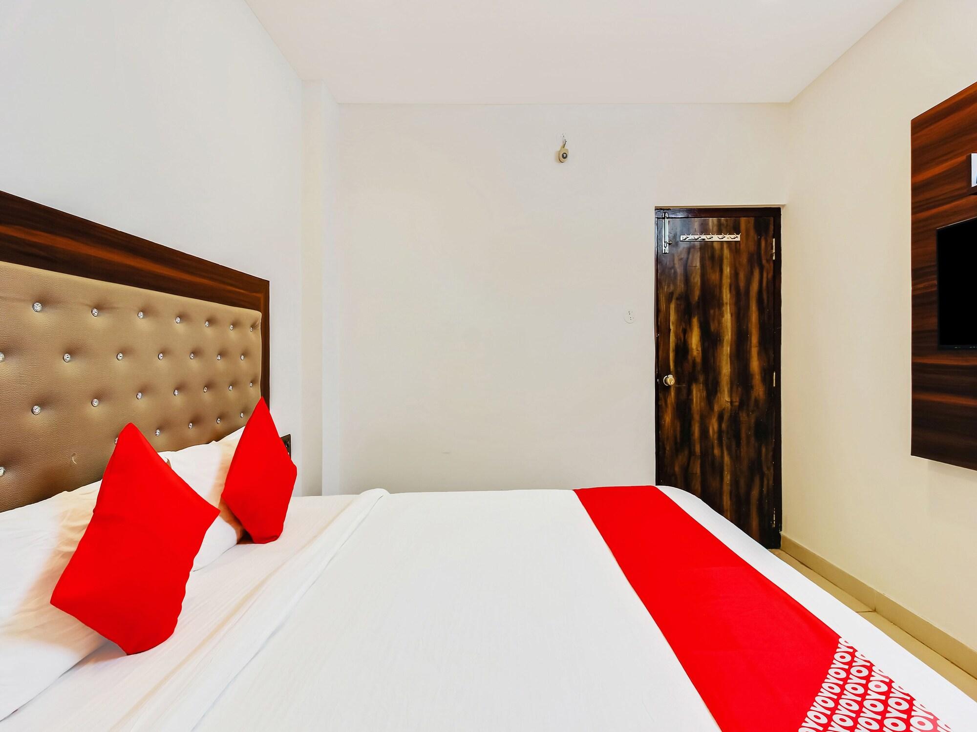 Oyo 29131 Hotel Mn Grand Shamshabad Eksteriør billede
