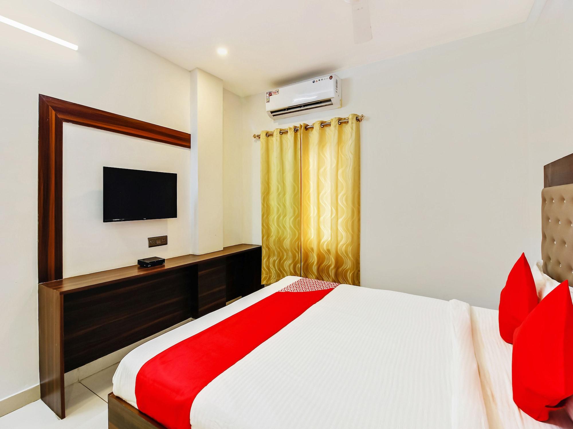 Oyo 29131 Hotel Mn Grand Shamshabad Eksteriør billede