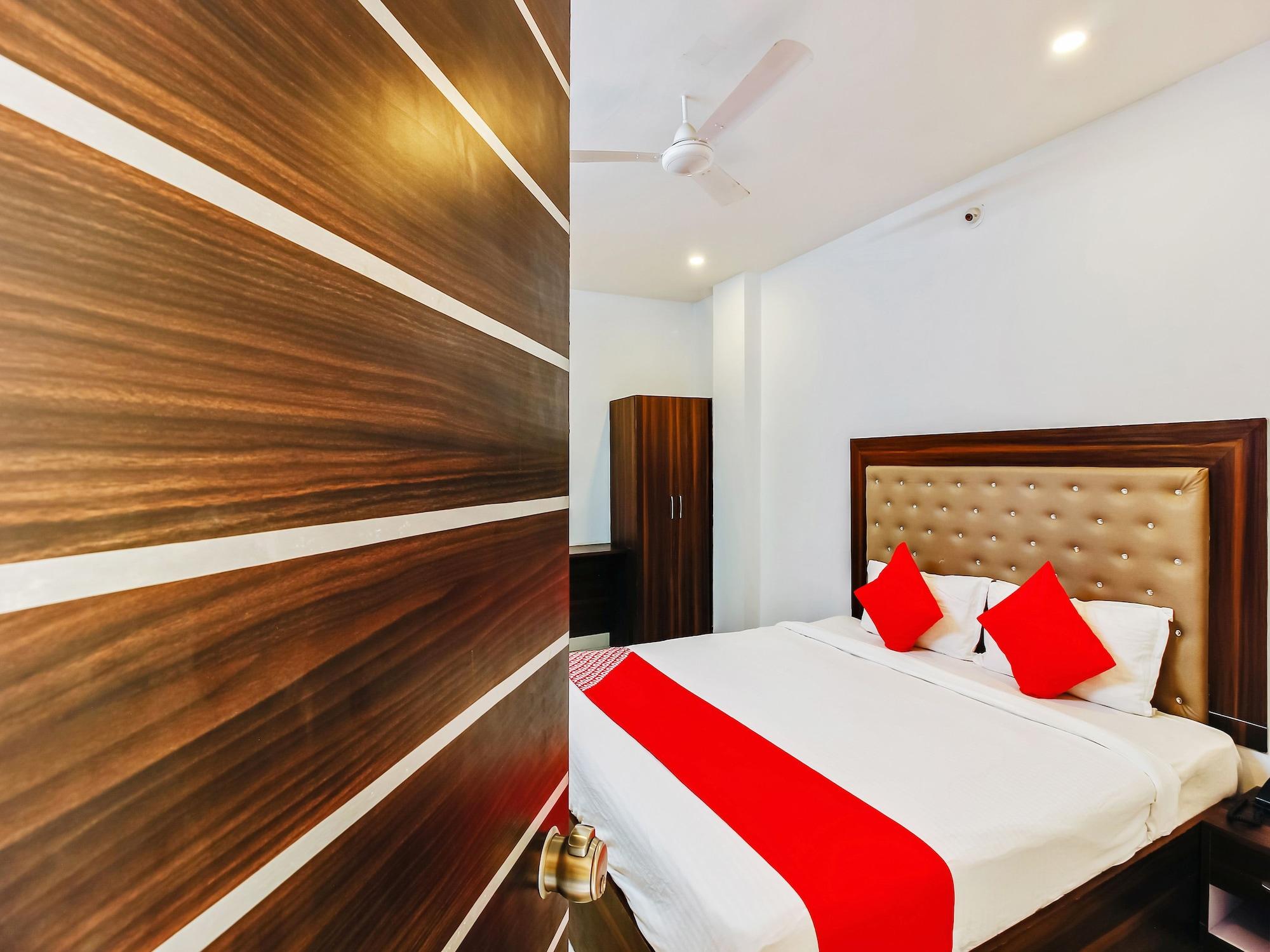 Oyo 29131 Hotel Mn Grand Shamshabad Eksteriør billede