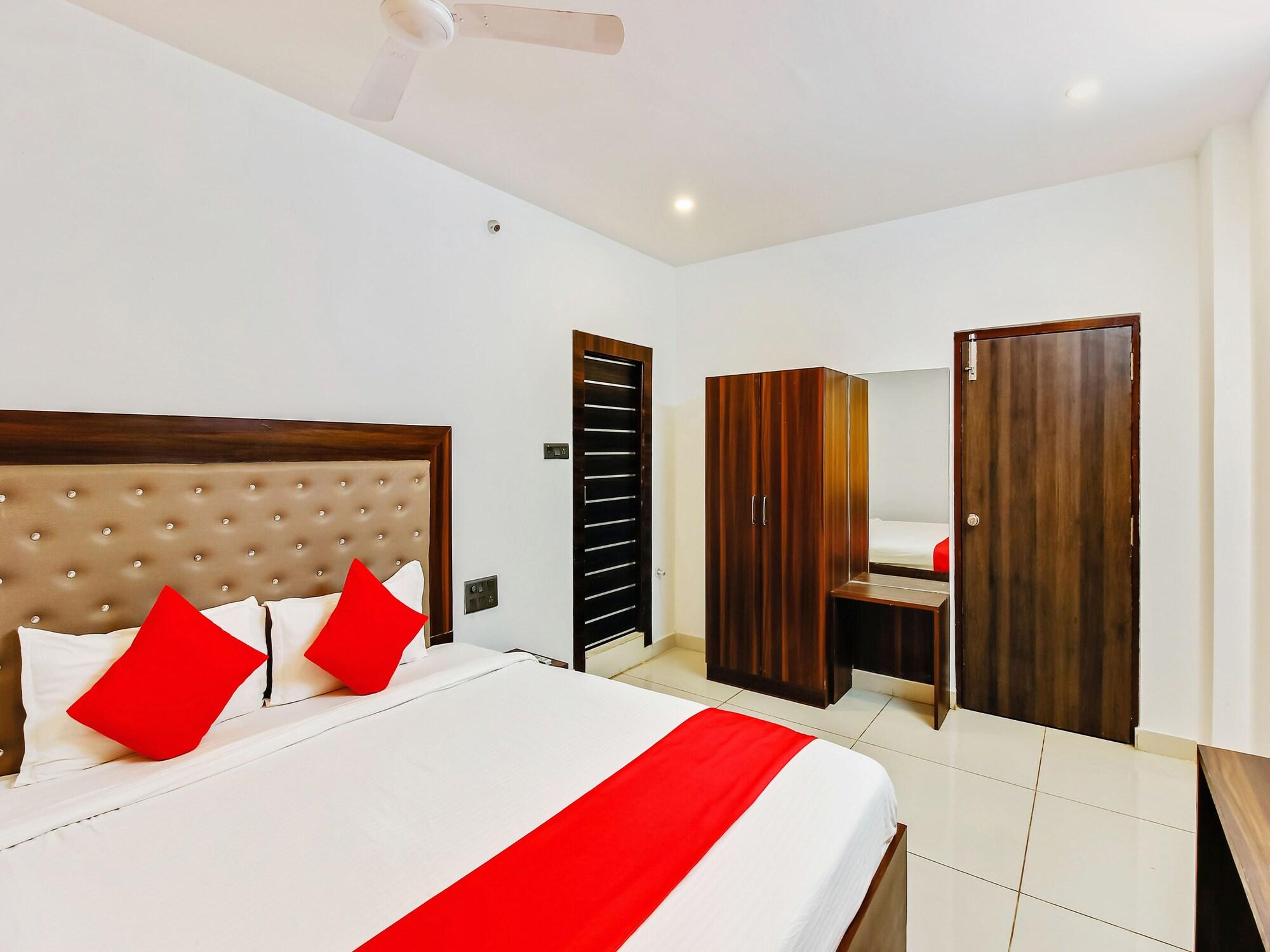 Oyo 29131 Hotel Mn Grand Shamshabad Eksteriør billede