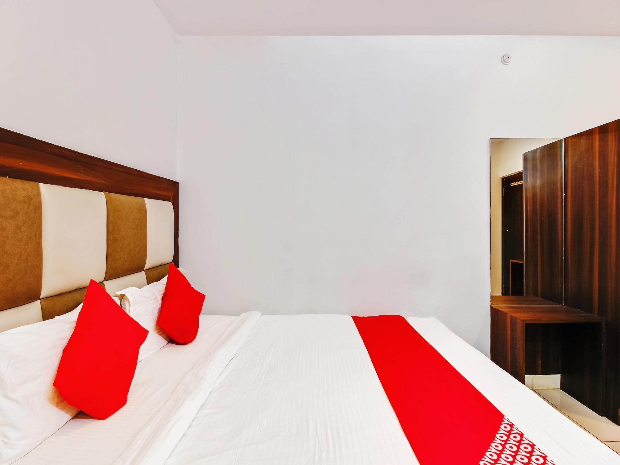 Oyo 29131 Hotel Mn Grand Shamshabad Eksteriør billede