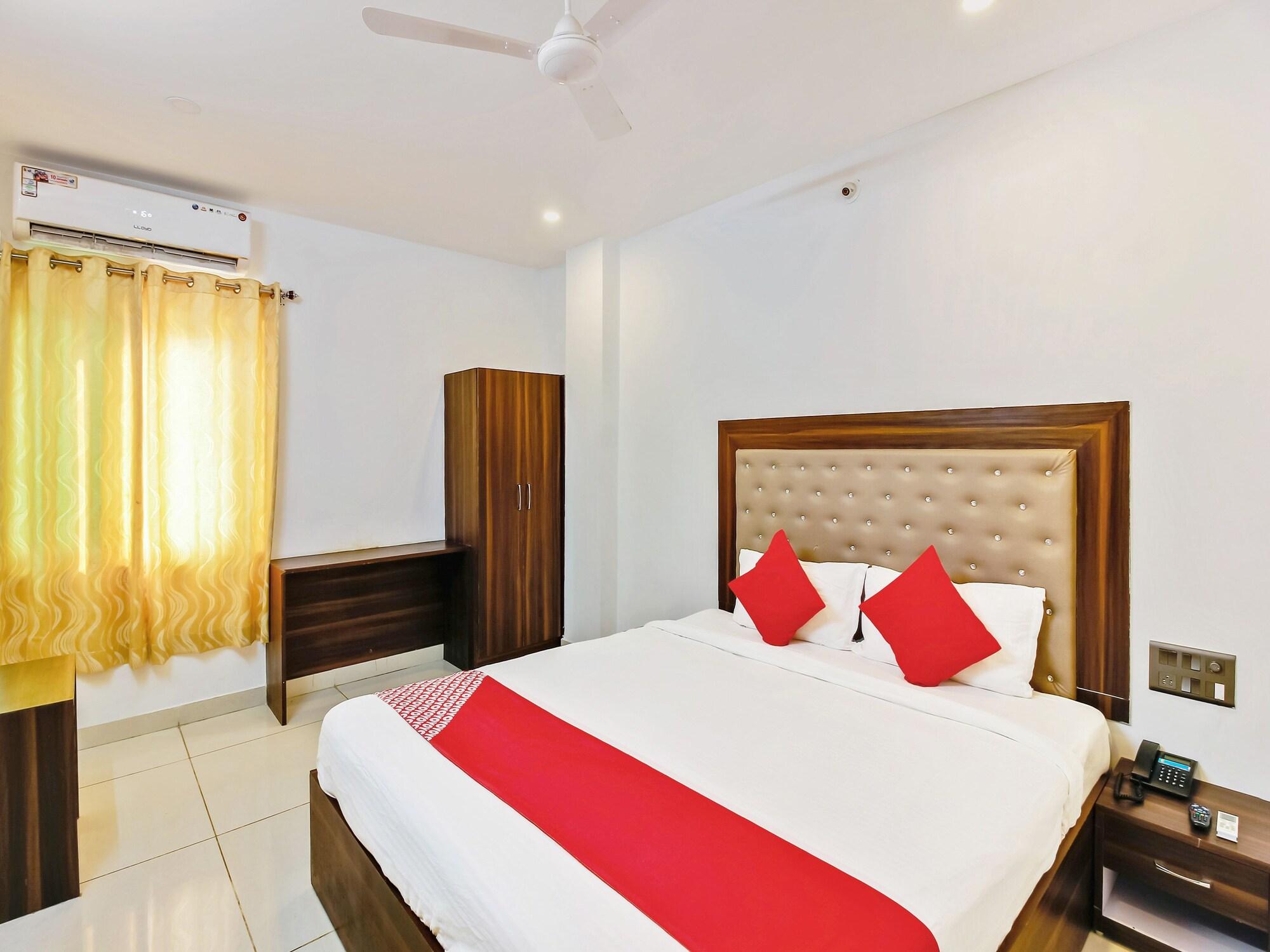 Oyo 29131 Hotel Mn Grand Shamshabad Eksteriør billede