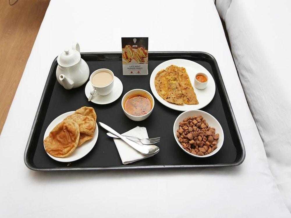 Oyo 29131 Hotel Mn Grand Shamshabad Eksteriør billede